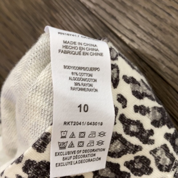 Splendid leopard print long sleeve pull over shirt - Picture 4 of 4